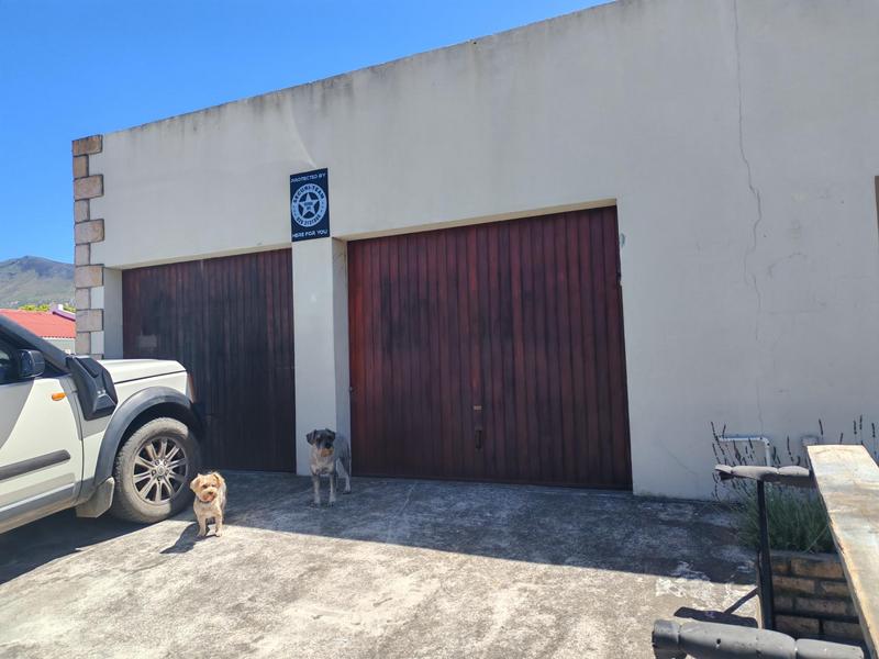 4 Bedroom Property for Sale in Sandbaai Western Cape